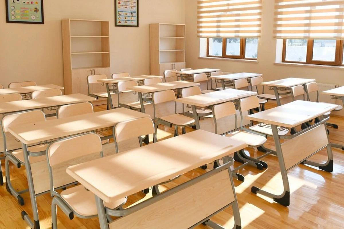 В Баку школьник прибег к шокирующему способу, чтобы прогулять уроки