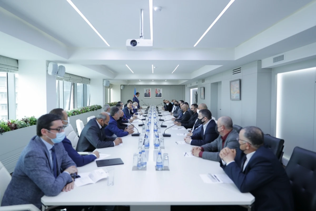 Azərbaycan Boks Federasiyasının prezidenti məşqçilərlə görüşüb - FOTO