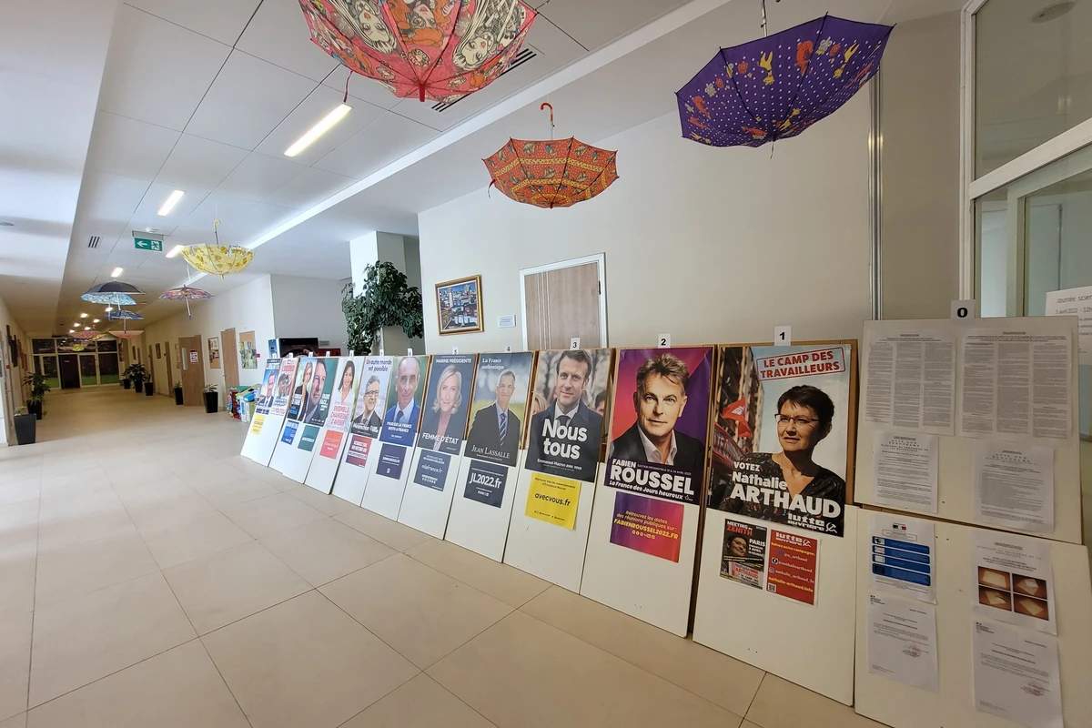 В Баку открылся избирательный участок для граждан Франции - ФОТО