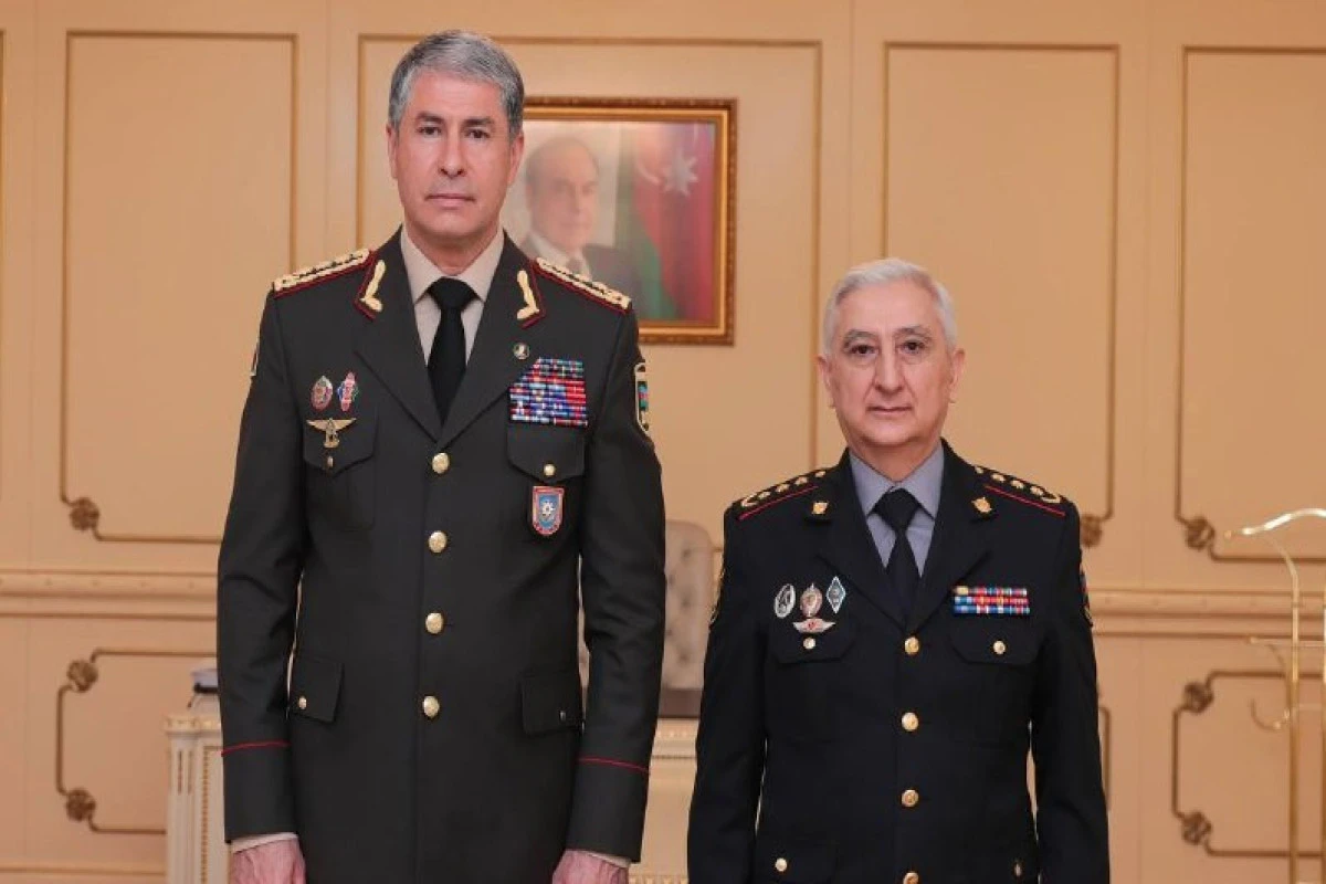 Vilayət Eyvazov təqaüdə göndərilən polkovniklə görüşüb - FOTO