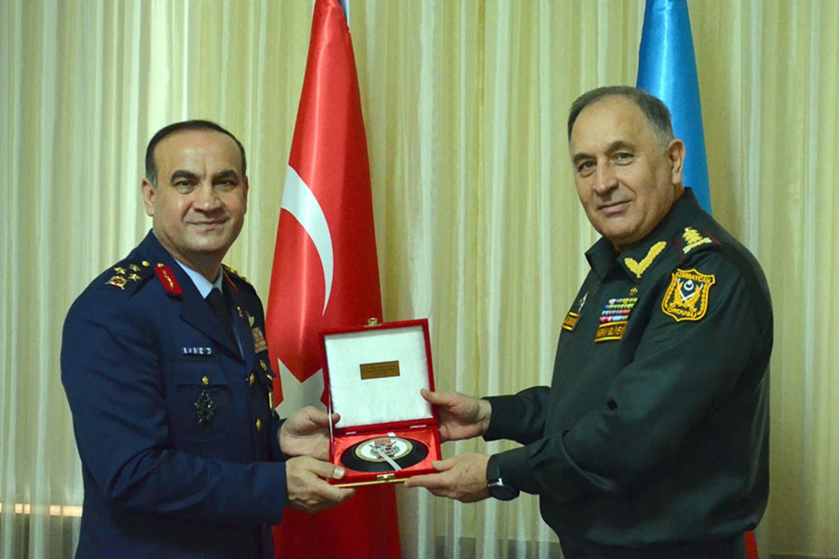 Azərbaycan Ordusunun Baş Qərargah rəisi türkiyəli nümayəndə heyəti ilə görüşüb - FOTO