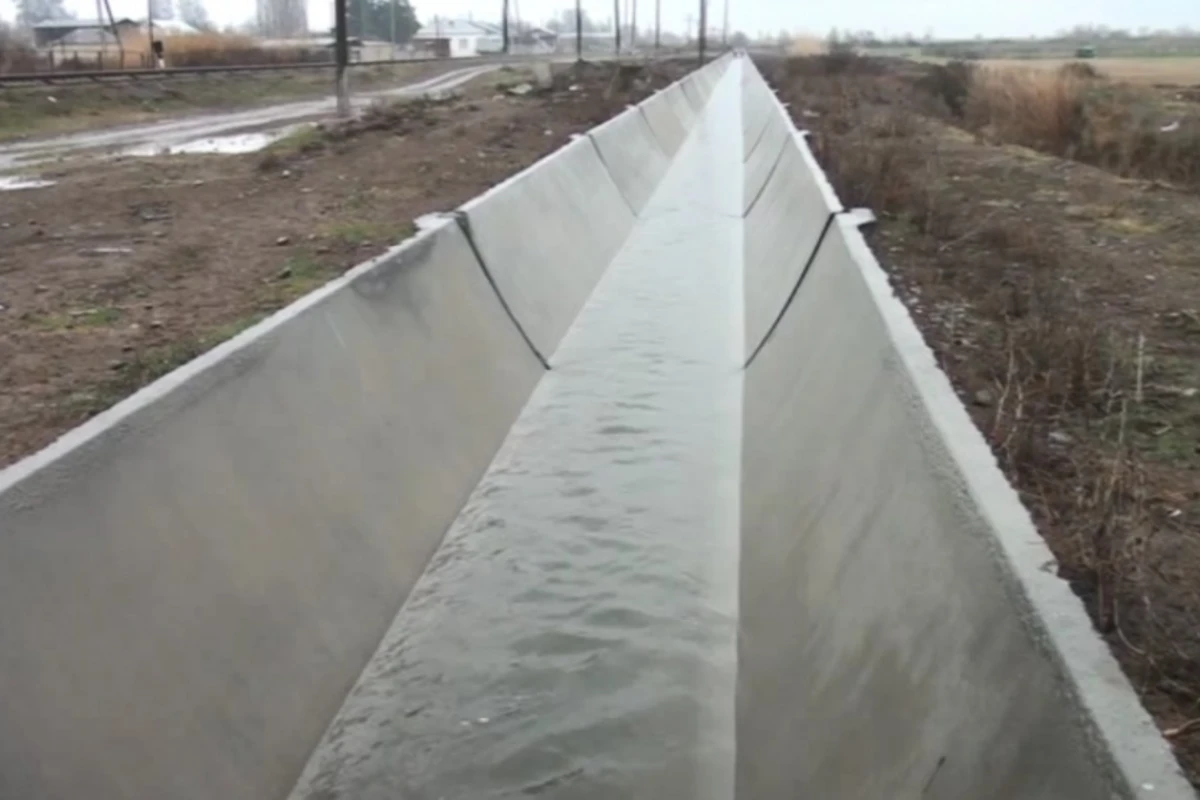 Füzulidə yeni beton kanallar çəkilir - FOTO