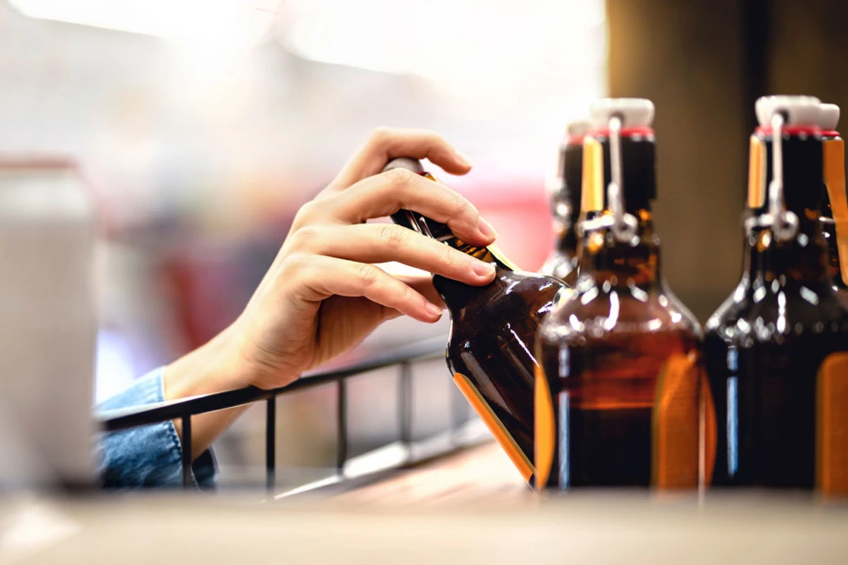 Alkoqollu içkilərin aksiz dərəcəsi artırılıb Alkoqollu içkilərin aksiz dərəcəsi artırılıb