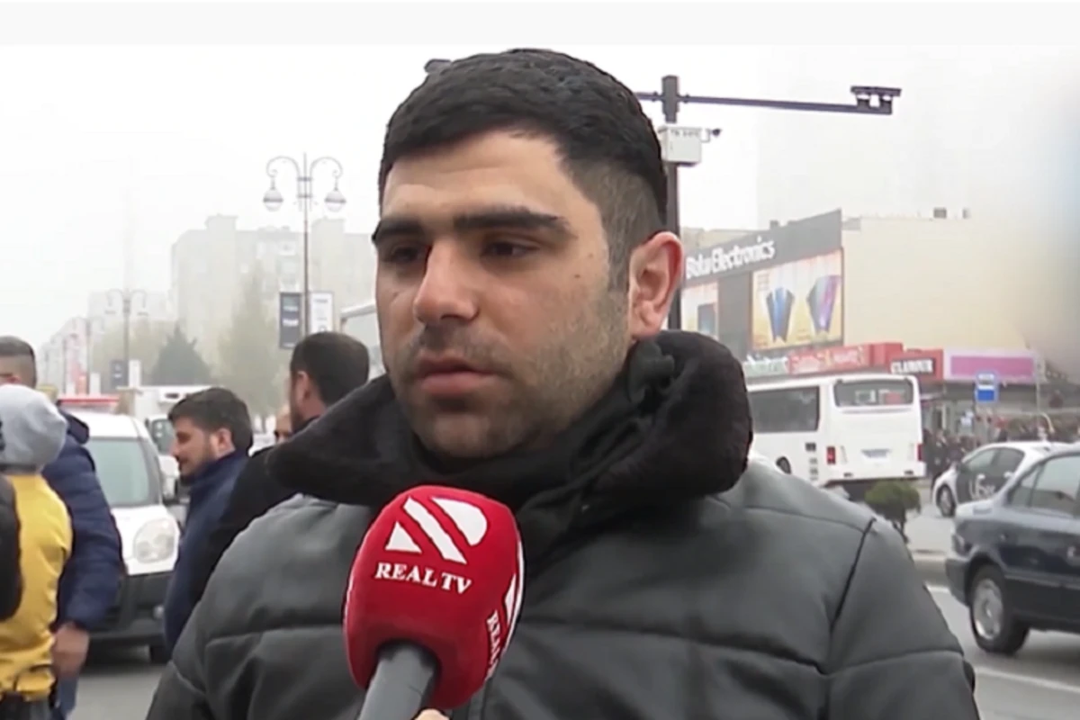 Günə 10-15 manat qazanmaq istəyən moped sürücüsü: Vaxtında çatmayanda sifarişi ləğv edirlər - VİDEO