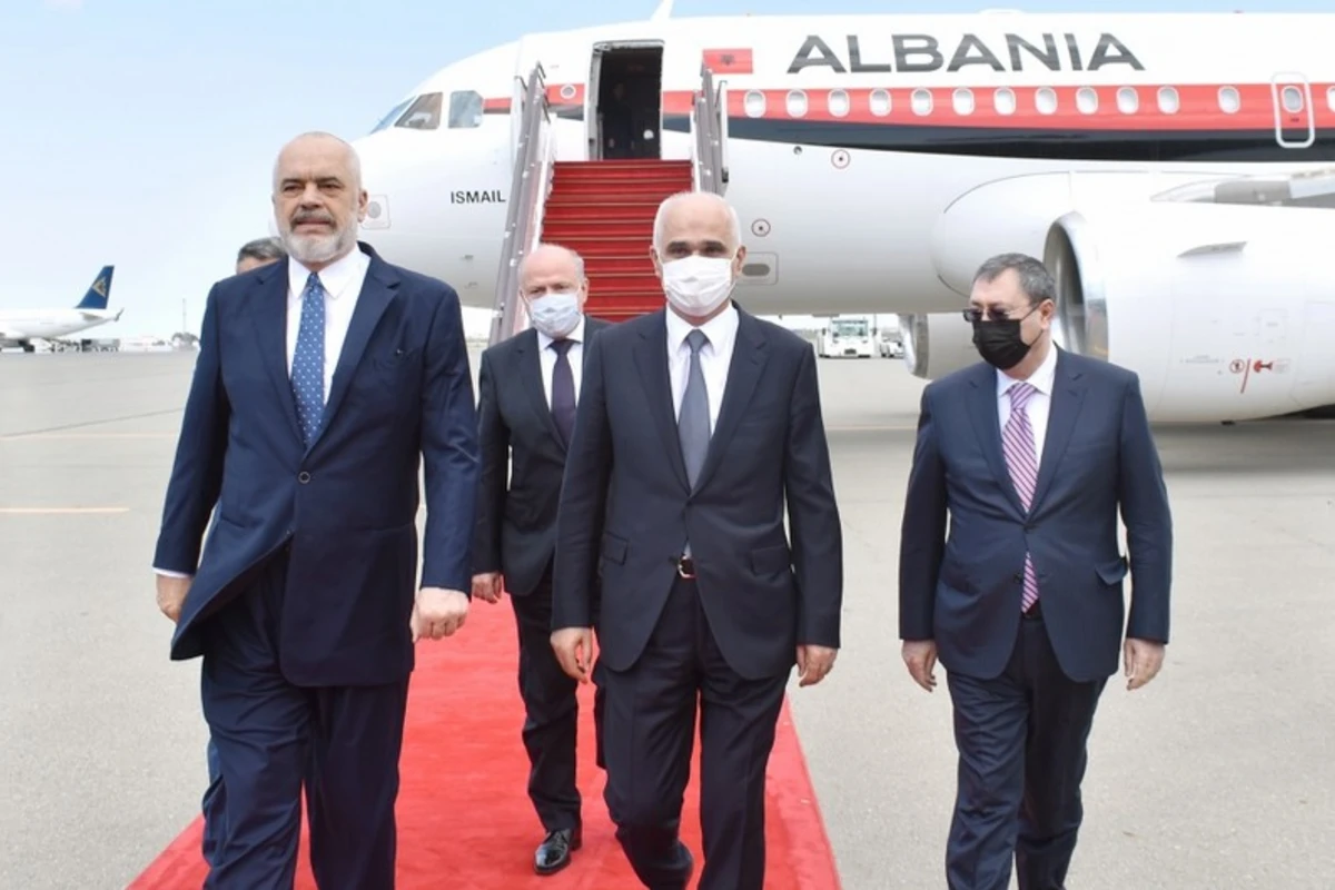 Albaniyanın Baş naziri Azərbaycana rəsmi səfərə gəlib - FOTO