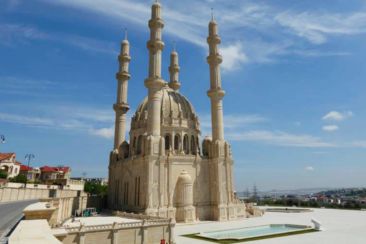 Azərbaycanda din xadimlərinə göstərilən maddi dəstək ARTIRILDI