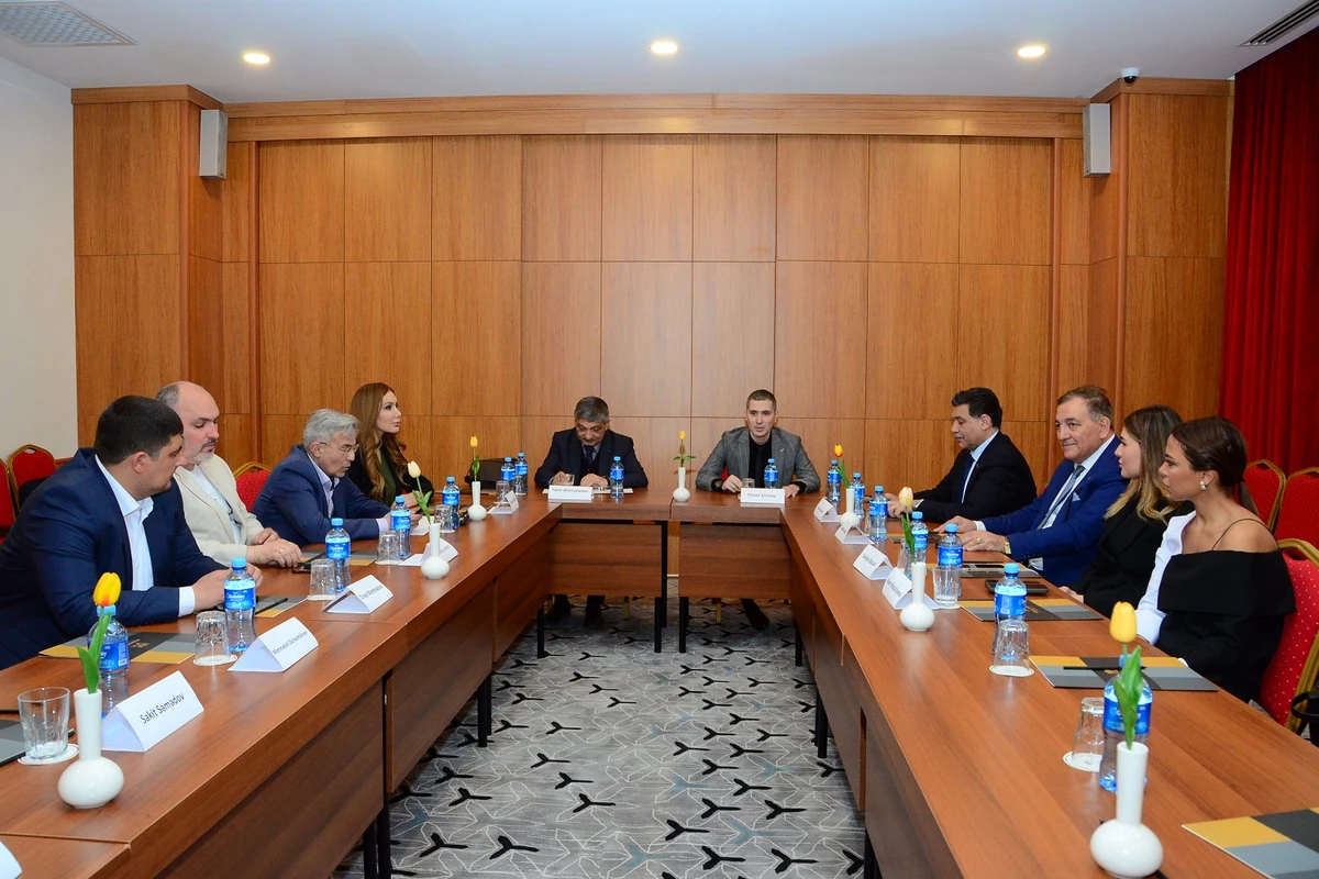 Xaricdə təhsil almış tələbələr təşkilatının 3 yaşı tamam oldu - FOTO