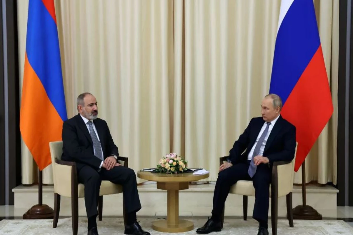 Putin və Paşinyan sanksiyaların tətbiqindən narahatlıq ifadə ediblər