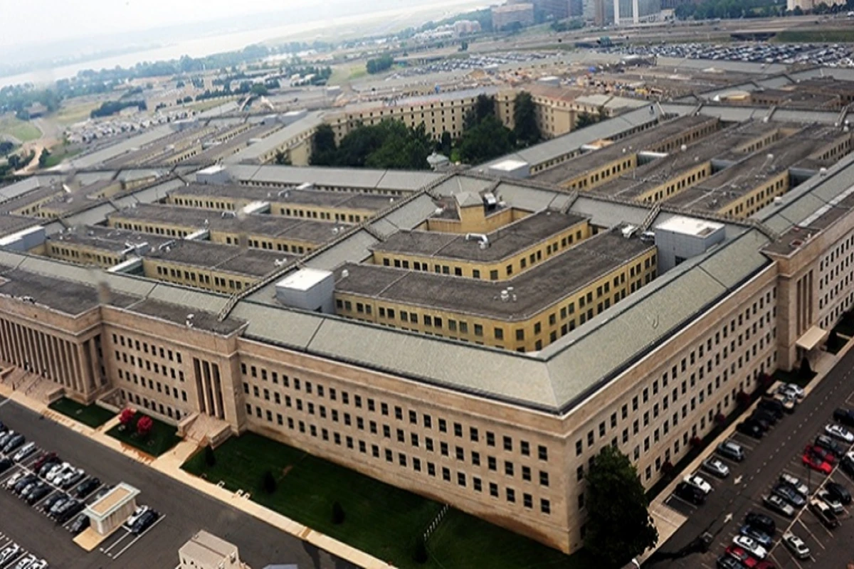 США отправляют семь самолетов с военной помощью Украине