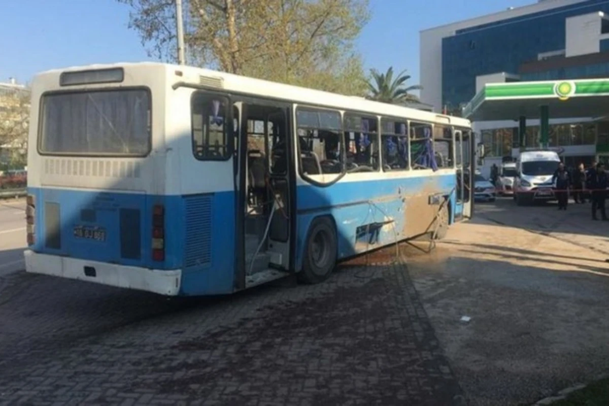 Türkiyədə avtobus partladılıb: Ölən və yaralananlar var - VİDEO