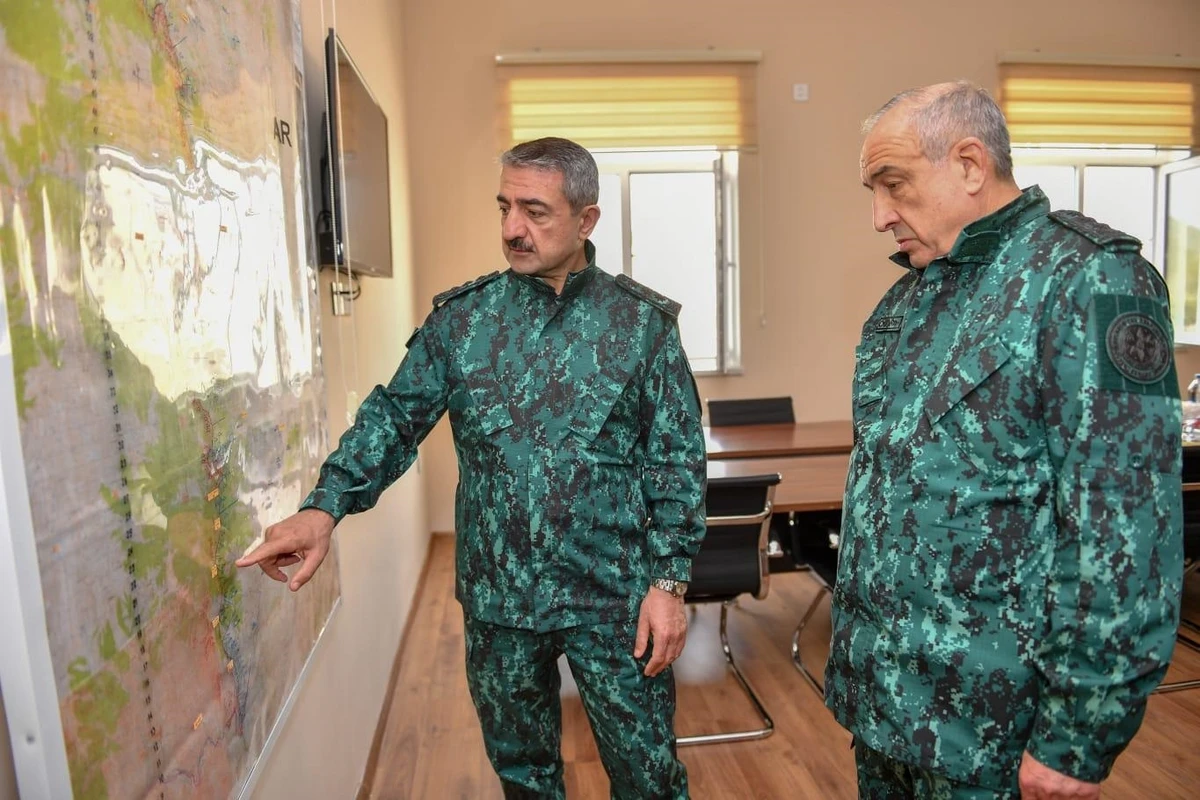 Помощник президента и начальник ГПС отправились на границу с Арменией - ФОТО