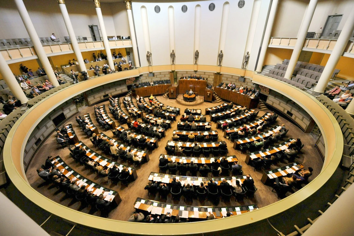 Парламент Финляндии проголосовал за вступление страны в НАТО