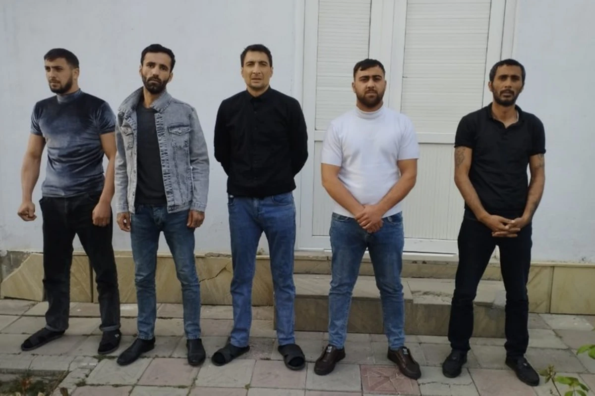 Mağazalardan oğurluq edən dəstə üzvləri tutulub - FOTO Mağazalardan oğurluq edən dəstə üzvləri tutulub - FOTO