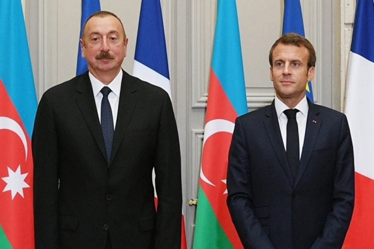 Ильхам Алиев поздравил Эммануэля Макрона