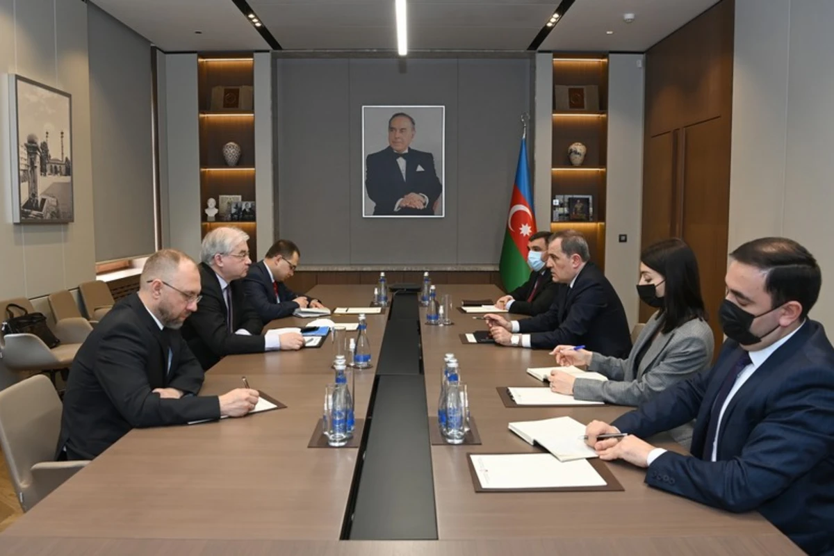 Ceyhun Bayramov Rusiya XİN-in Azərbaycan-Ermənistan münasibətlərinin normallaşdırılması üzrə xüsusi nümayəndəsi ilə görüşdü