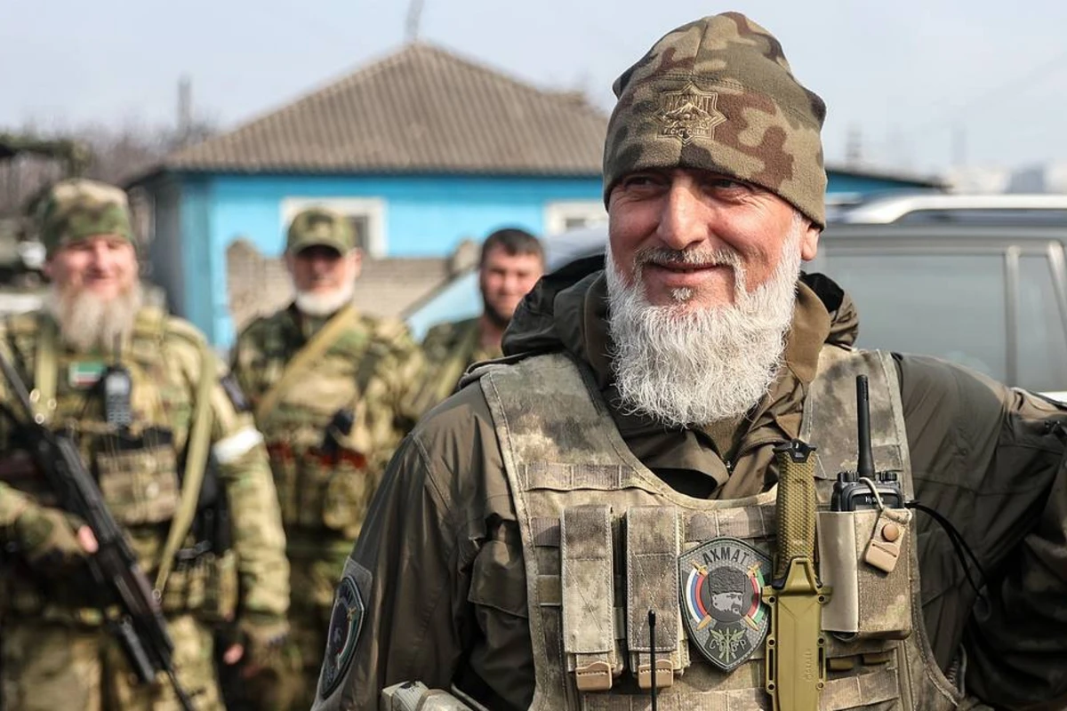 Putin Delimxanova Rusiya Qəhrəmanı adı verdi