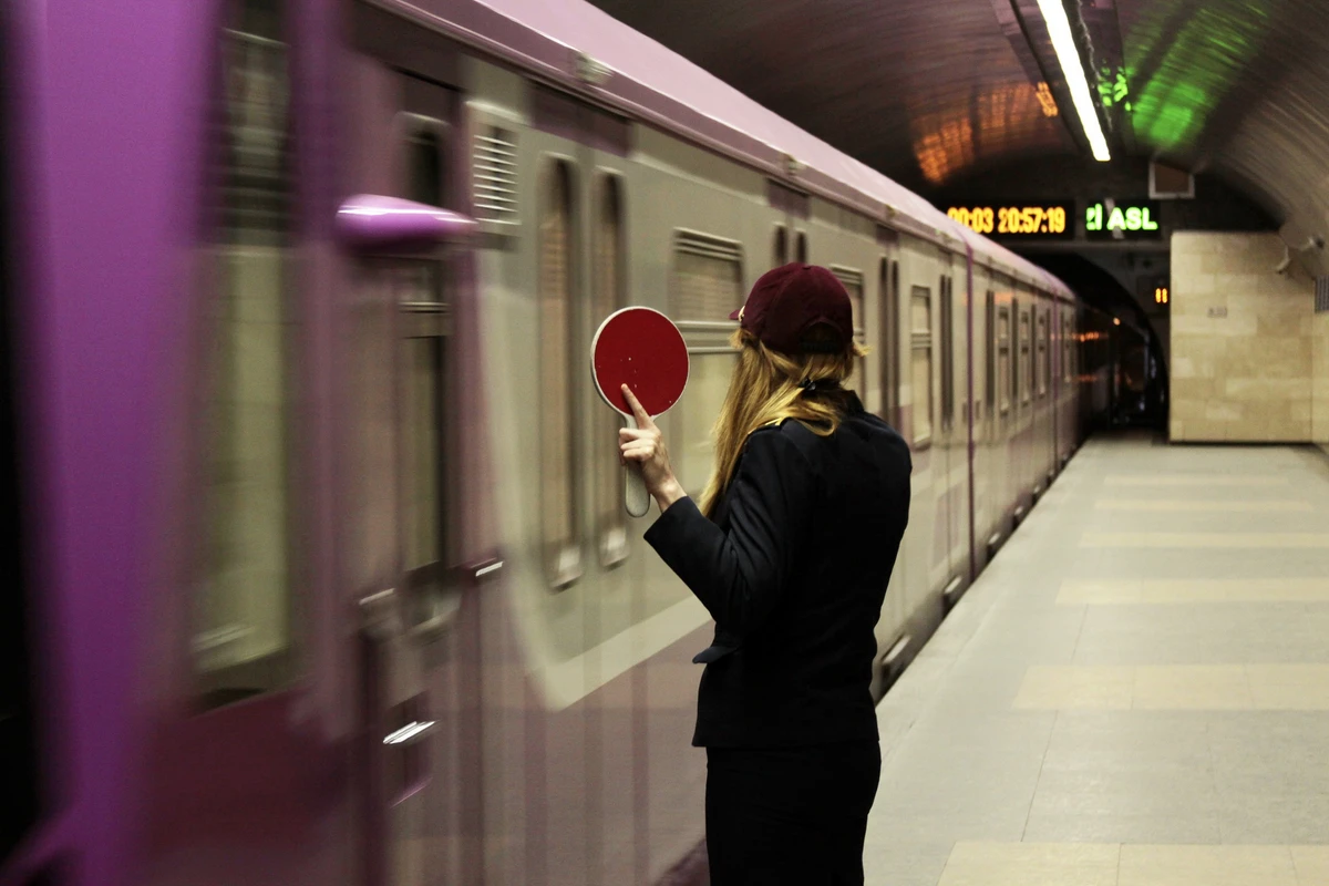 Bakı metrosunda doqquz dəqiqə gecikmə Bakı metrosunda doqquz dəqiqə gecikmə