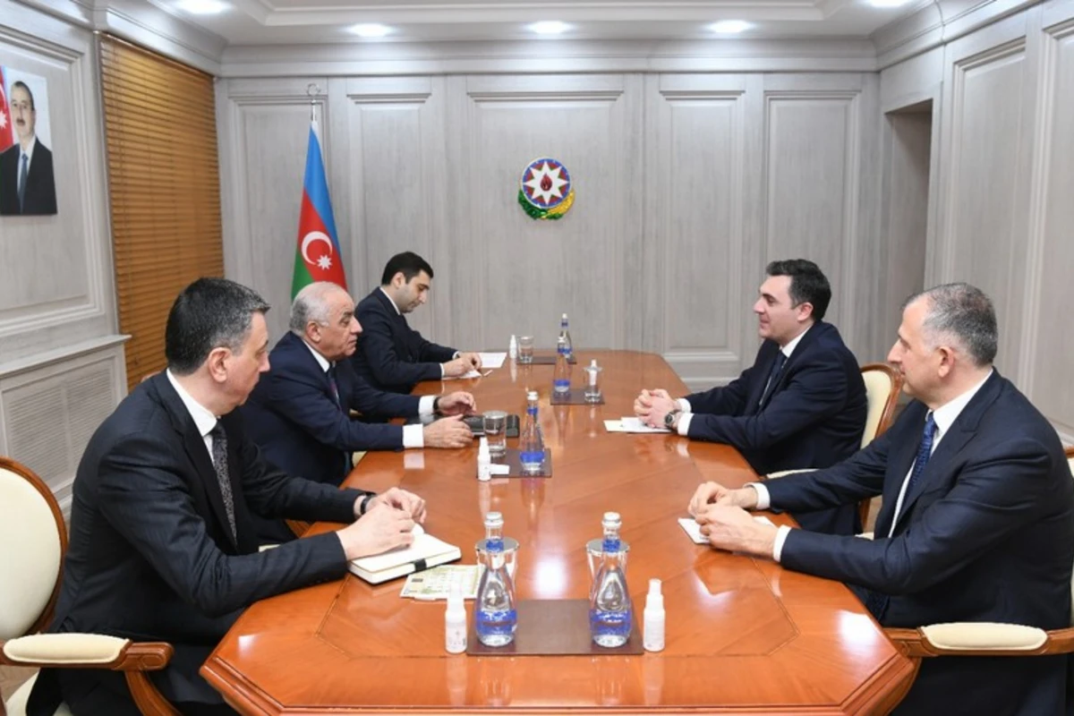 Baş nazir Gürcüstanın xarici işlər naziri ilə görüşdü