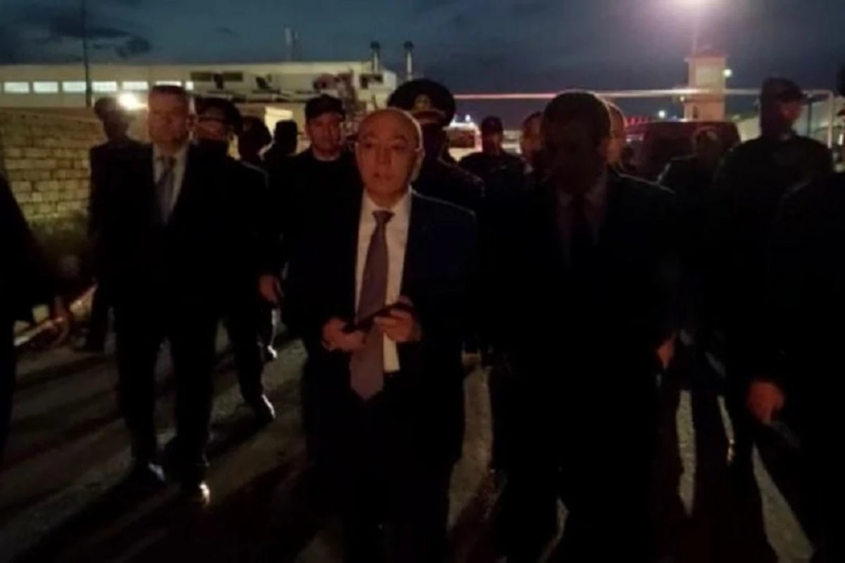 Кямаледдин Гейдаров находится на месте пожара в Сумгайыте - ВИДЕО