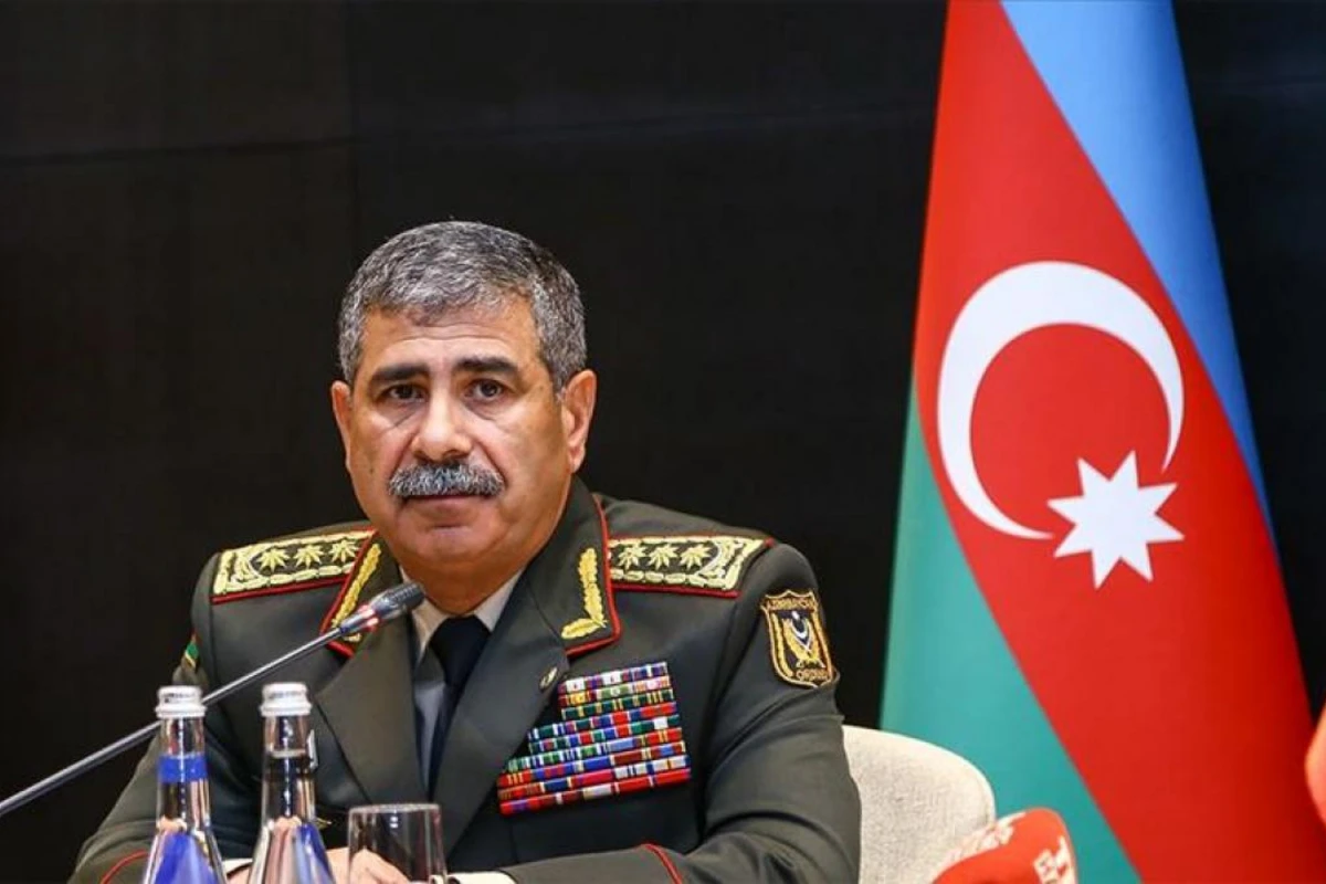 Zakir Həsənov Ramazan bayramı münasibətilə şəxsi heyəti təbrik etdi
