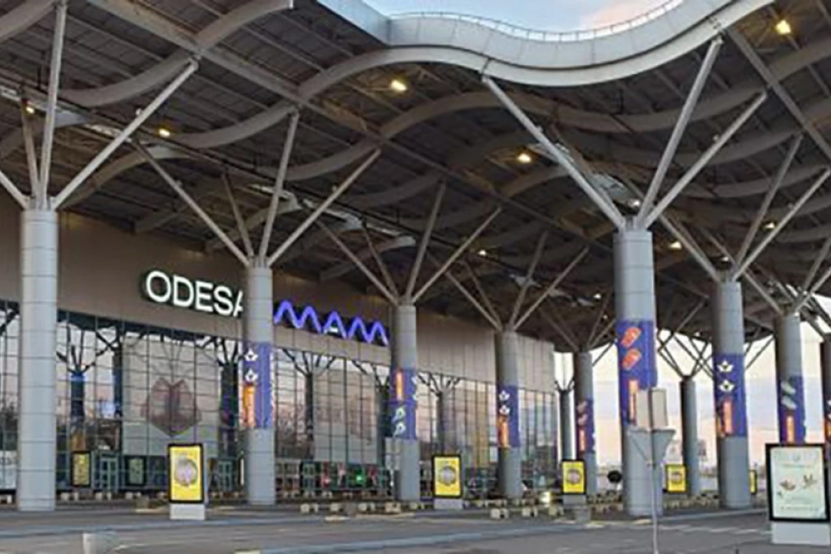 Odessa hava limanı raketlə vurulub
