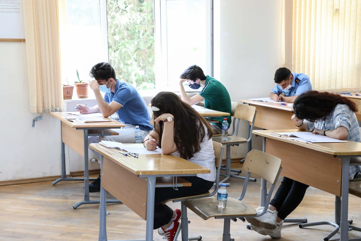 Bu gün 19 mindən çox şagird buraxılış imtahanı verəcək Bu gün 19 mindən çox şagird buraxılış imtahanı verəcək