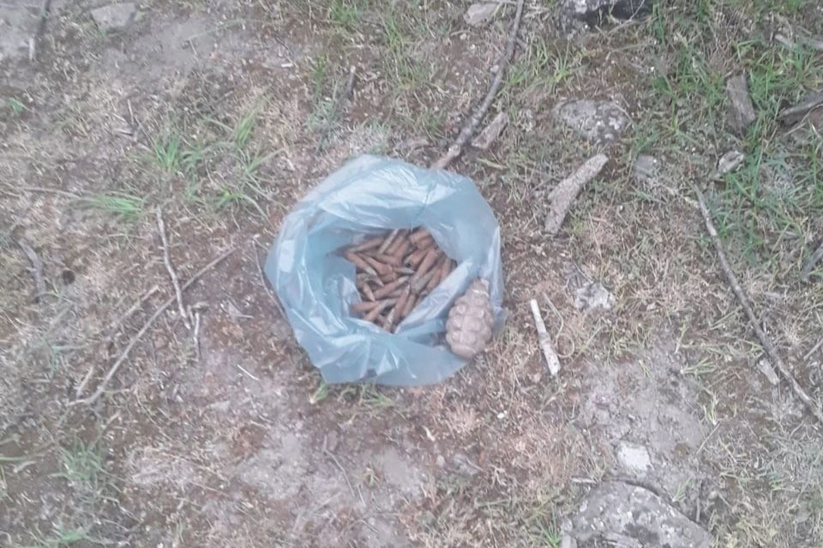 Oğuzda döyüşə yararlı silah-sursat tapılıb - FOTO