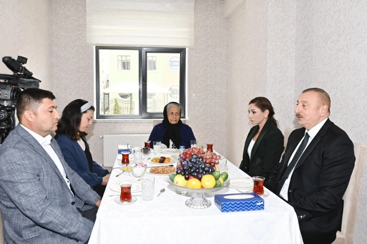 Prezident İlham Əliyev və Birinci xanım Mehriban Əliyeva şəhid Mahir Məmmədovun ailəsinin qonağı olublar - FOTO