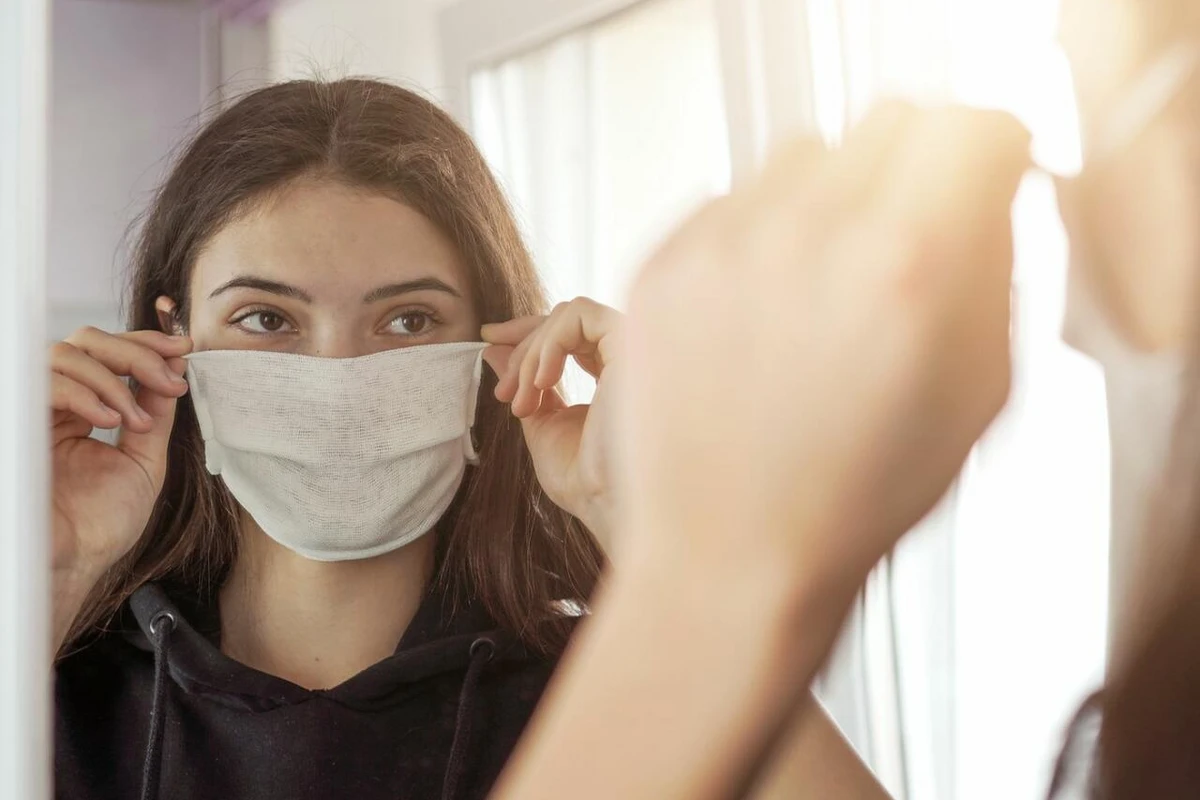 Gürcüstanda qapalı məkanlarda qoruyucu maskadan istifadə tələbi yumşaldılıb