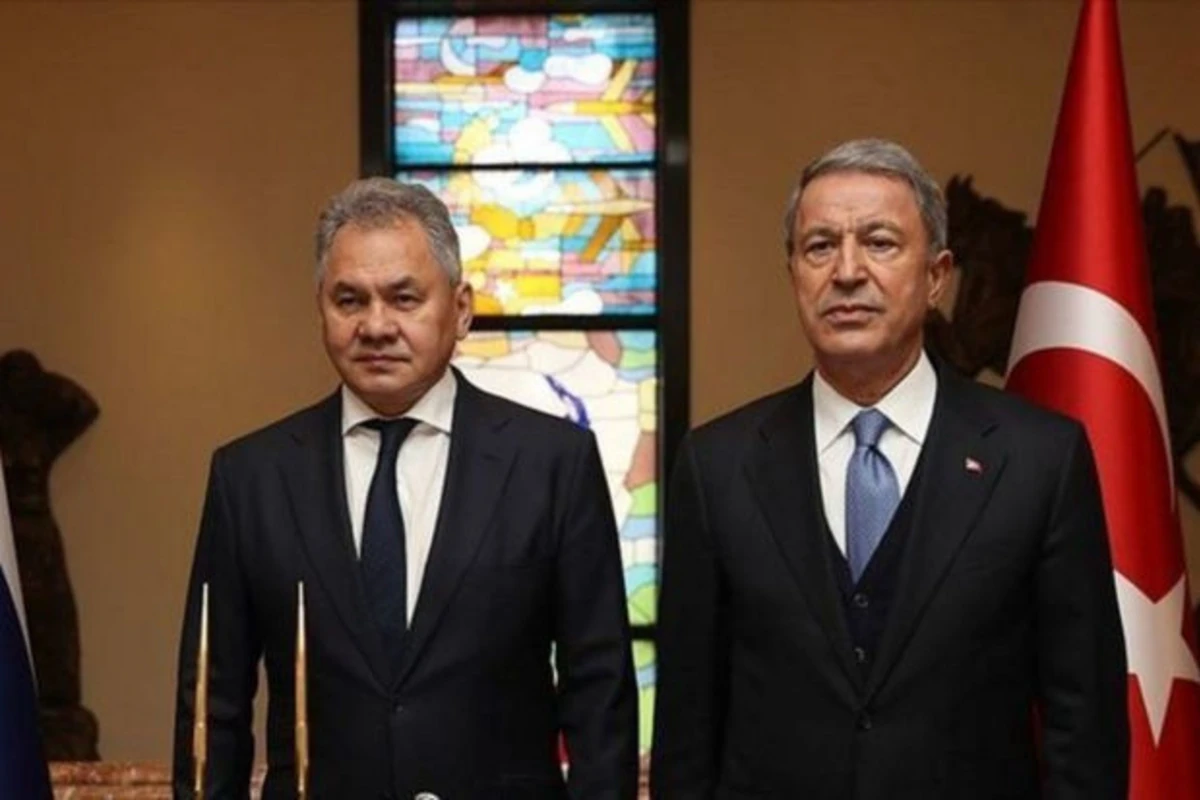 Hulusi Akarla Sergey Şoyqu ilə danışdı