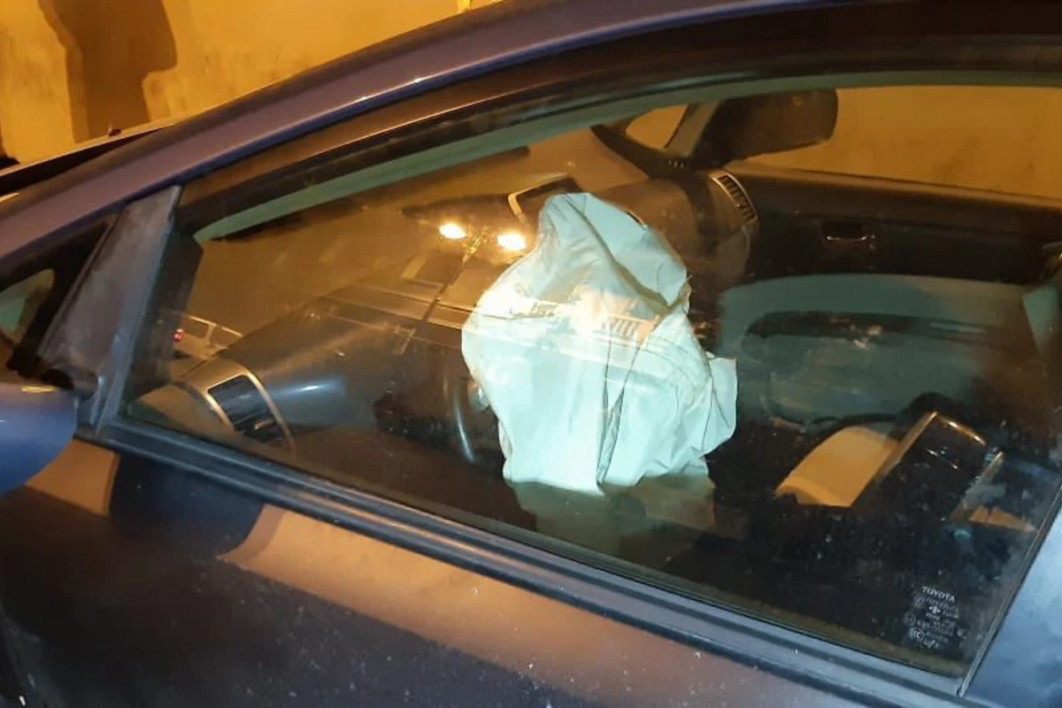 Bakıda Prius qırmızı işıqdan keçdi, qəza törətdi - FOTO/VİDEO Bakıda Prius qırmızı işıqdan keçdi, qəza törətdi - FOTO/VİDEO