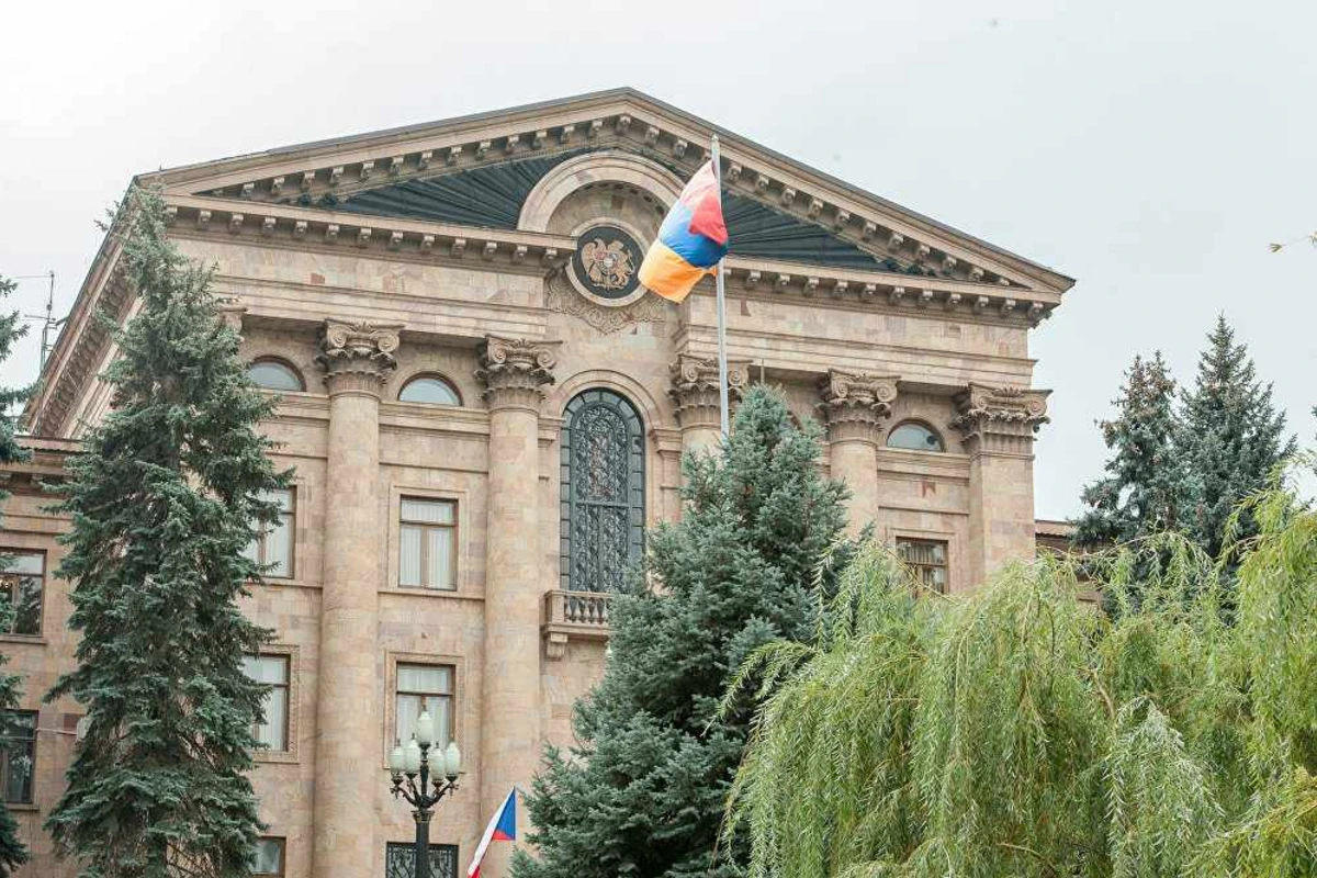 В Ереване готовятся к захвату парламента - ПРЕДУПРЕЖДЕНИЕ