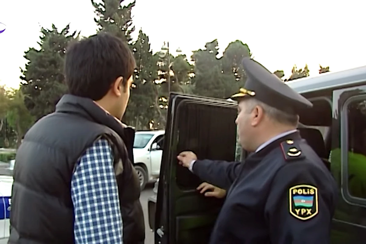 В Азербайджане отменено использование шторок и пленок в автомобилях? - ВИДЕО