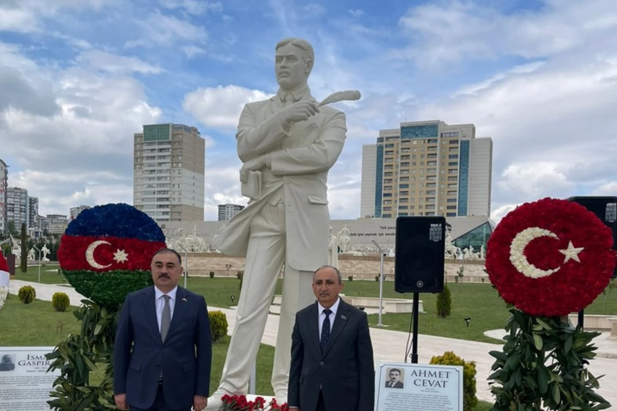 Ankarada Əhməd Cavadın heykəlinin açılışı olub - FOTO