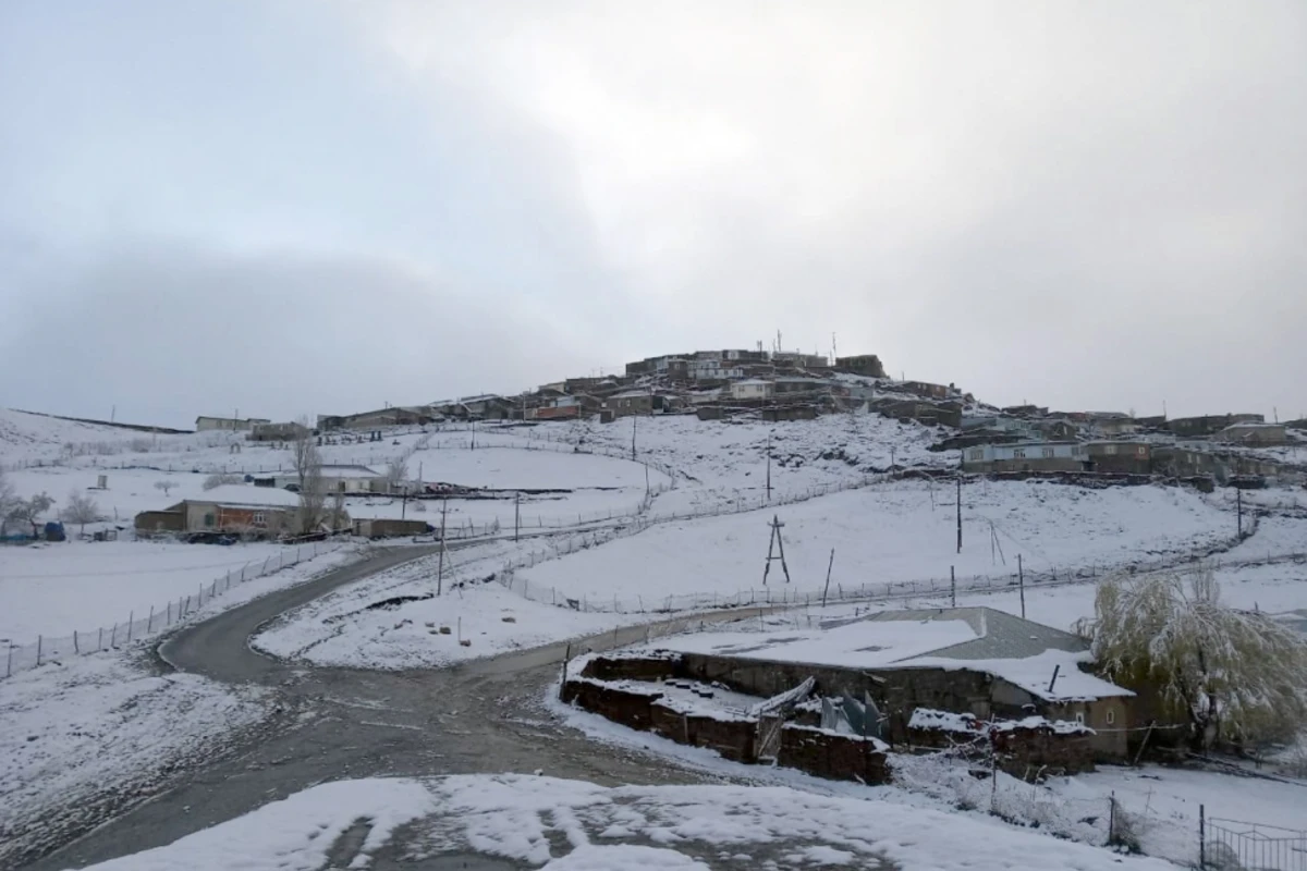 В Азербайджане выпало 3 см снега - ФОТО