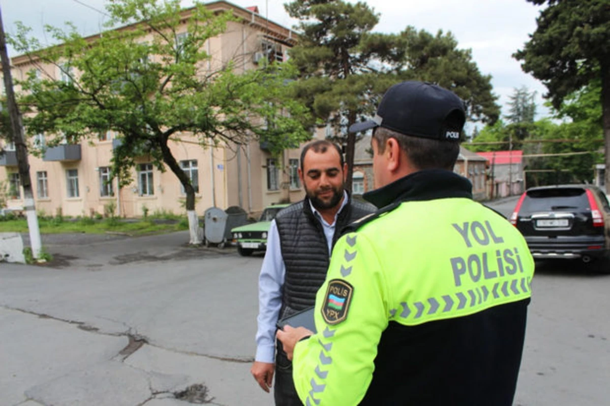 Polis piyada keçidlərindən istifadə etməyənlərə qarşı tədbirlər gördü - FOTO