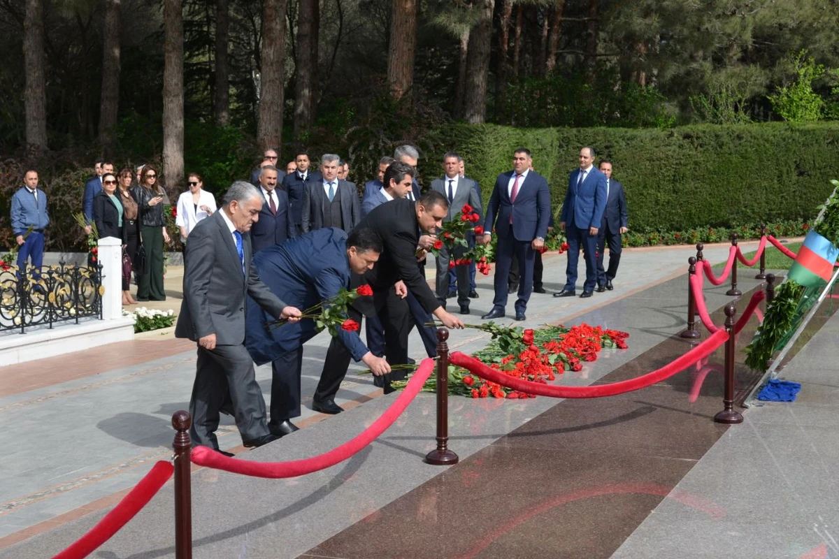 “Azpetrol” şirkəti ulu öndər Heydər Əliyevi böyük ehtiram hissi ilə anır