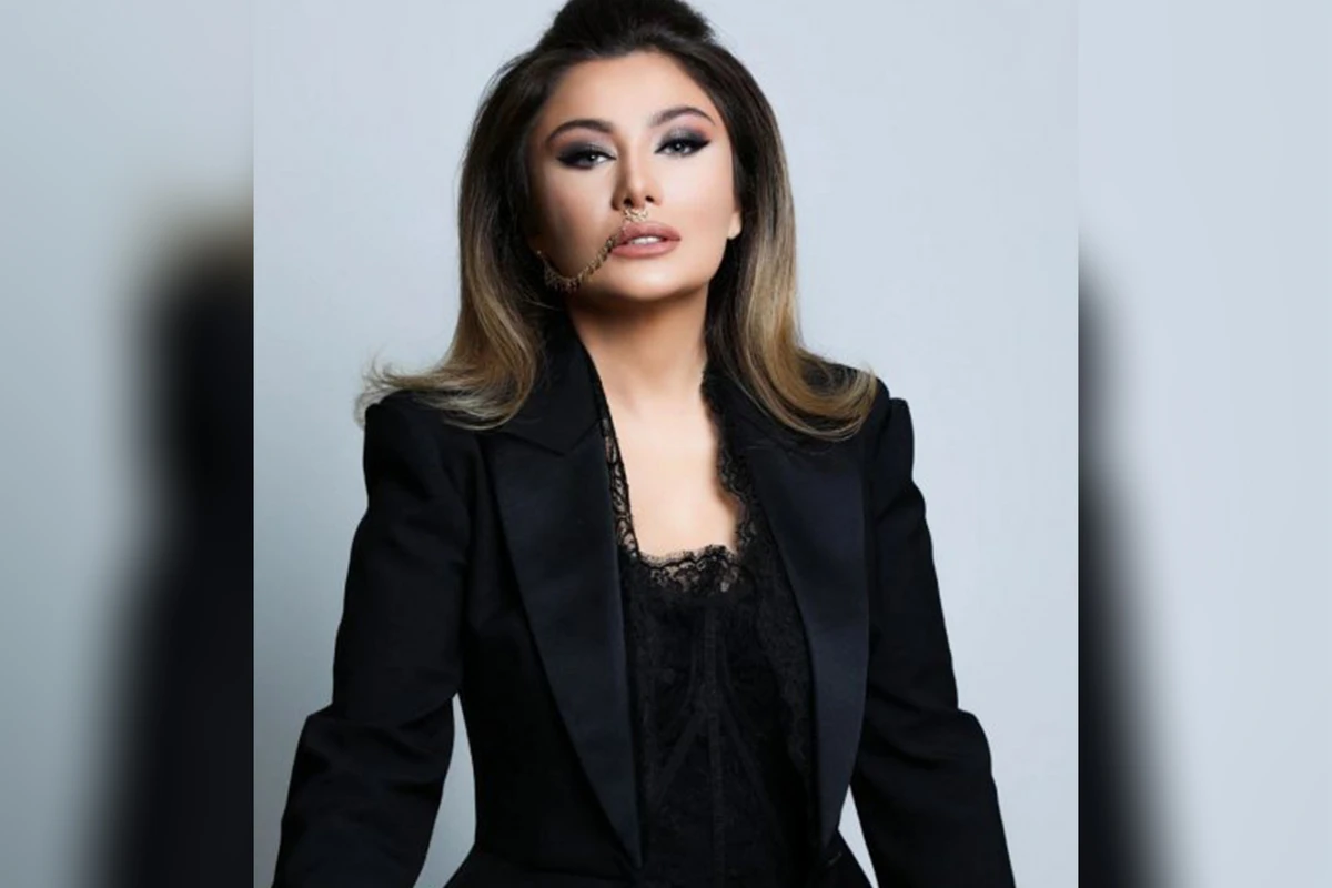 Ruhi Əliyeva məşhur dərginin üz qabığında - FOTO