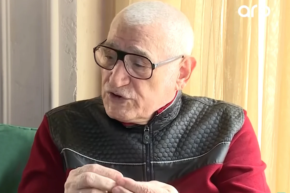 Xalq artisti qəzəbləndi: Gəlirlər saqqalda, döymədə, əndamı, baldırı, sinəsi açıq...  - VİDEO