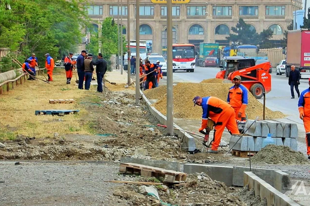 Bakının böyük prospektlərini birləşdirən küçə təmir olunur - FOTO/VİDEO