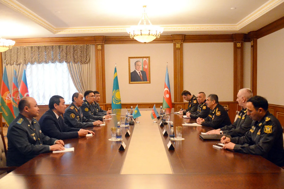 Azərbaycan və Qazaxıstanın birgə hərbi təlimlər keçirməsi müzakirə olunub - FOTO