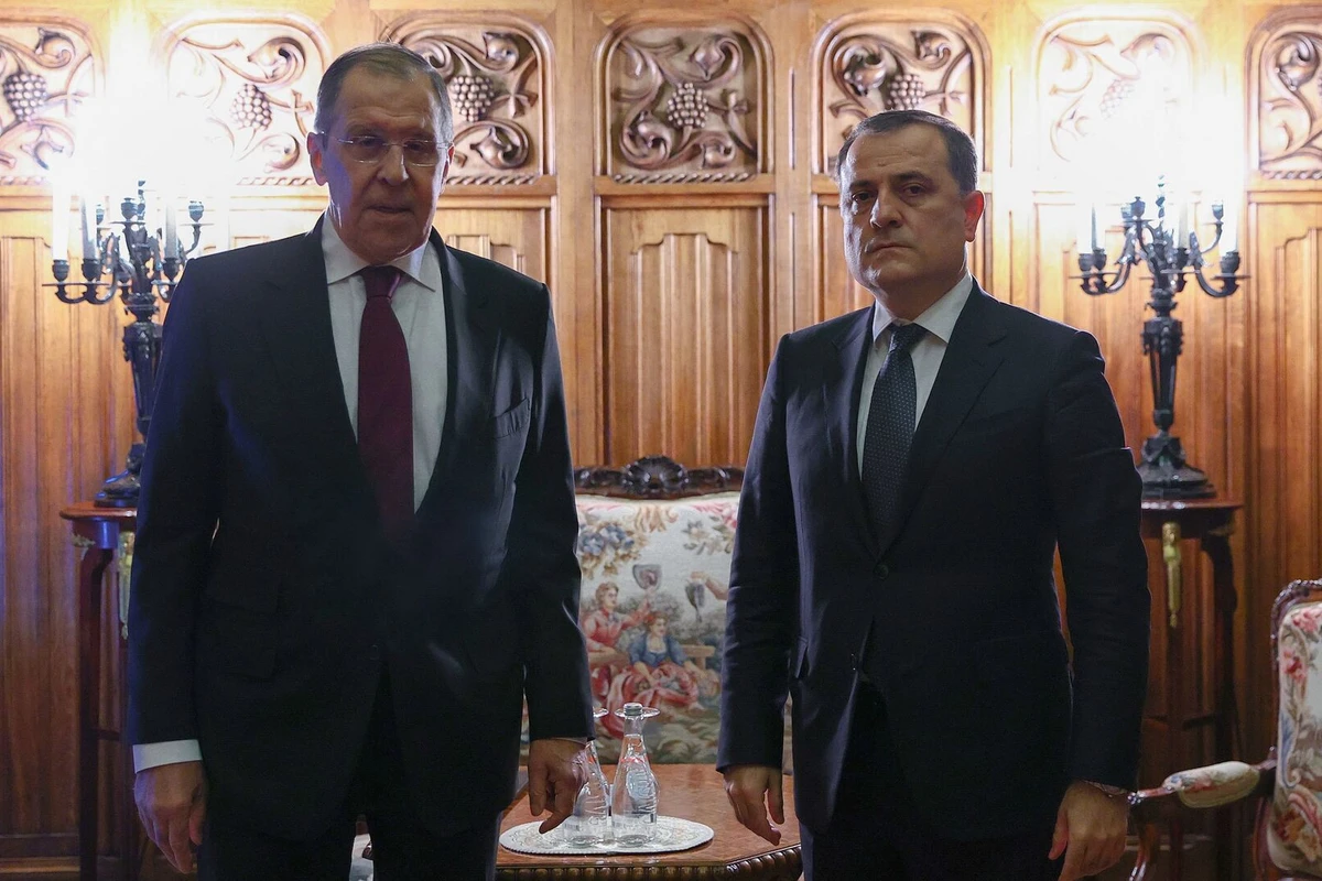 В Душанбе проходит встреча глав МИД Азербайджана и России - ФОТО