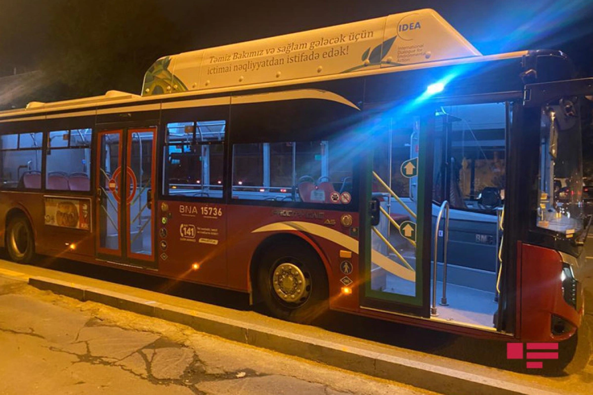 “BakuBus”un avtobusu piyadanı vurdu - FOTO/VİDEO