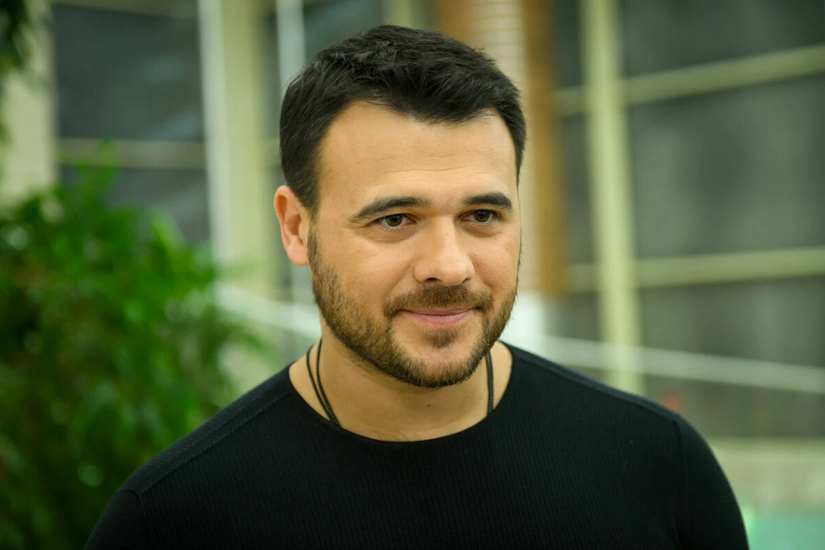 Emin Ağalarov: Dayan, getməyə tələsmə, hələ bu anı yaşamamışam - VİDEO Emin Ağalarov: Dayan, getməyə tələsmə, hələ bu anı yaşamamışam - VİDEO