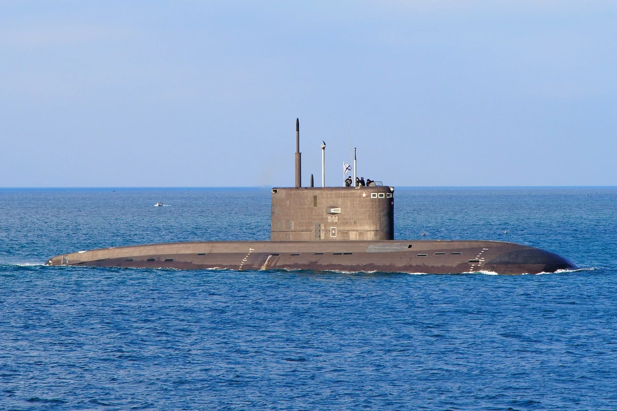 Россия выпустила в Черное море подводные лодки