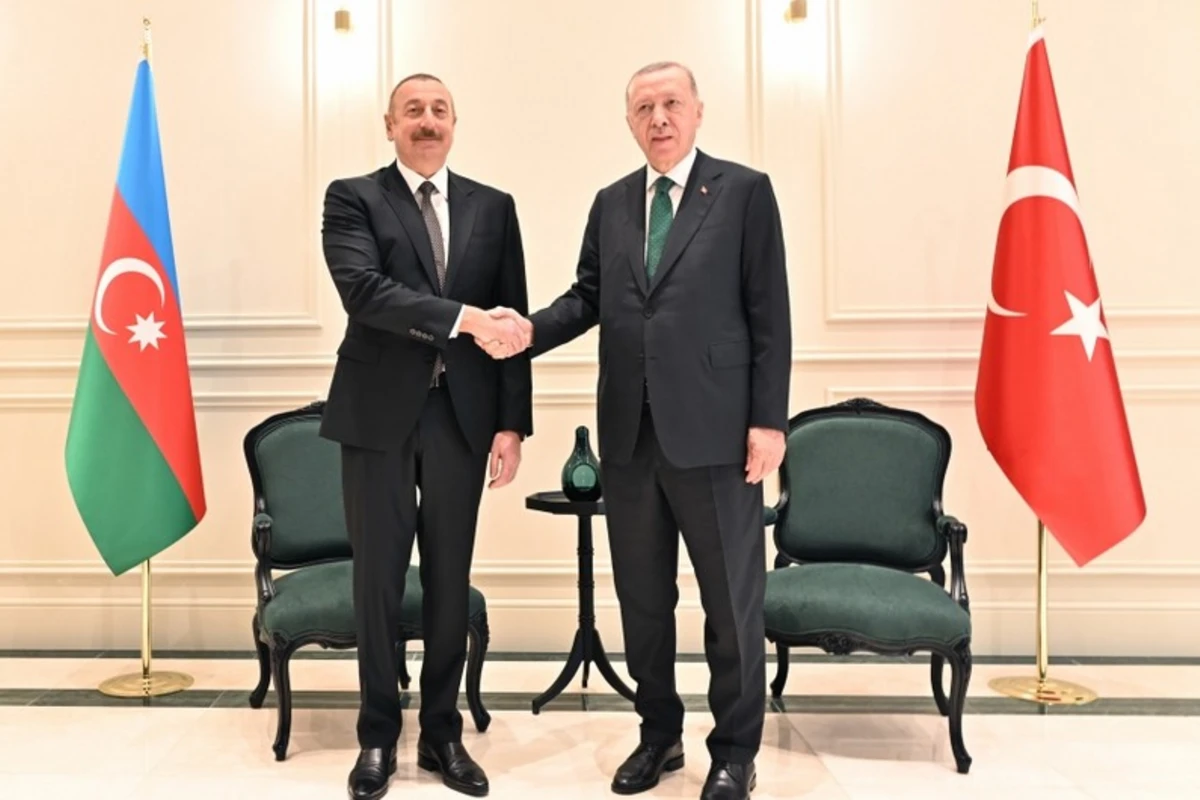 Azərbaycan və Türkiyə liderləri Ermənistanla əlaqələrin normallaşdırılmasını müzakirə ediblər Azərbaycan və Türkiyə liderləri Ermənistanla əlaqələrin normallaşdırılmasını müzakirə ediblər