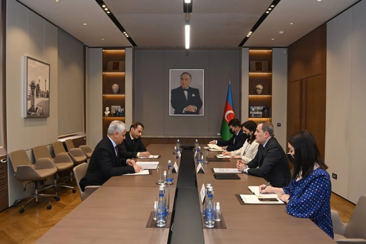 Ceyhun Bayramov İƏT baş katibi ilə görüşdü