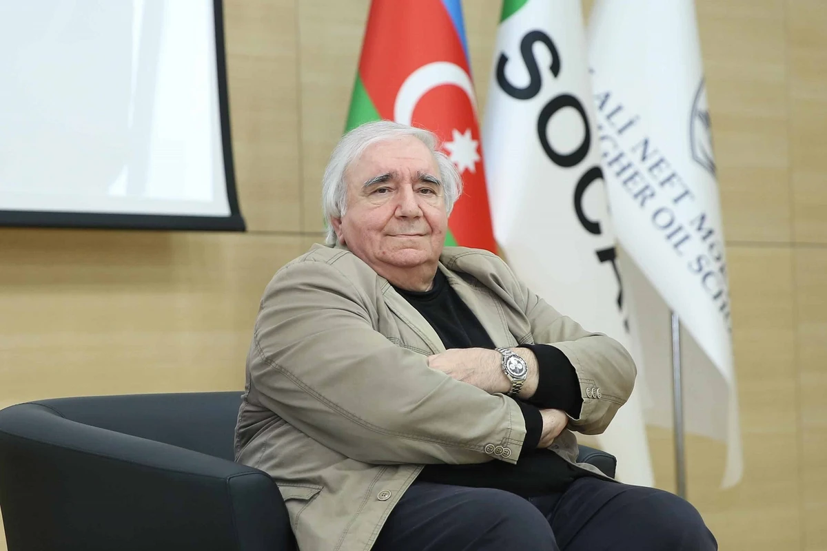 Bakı Ali Neft Məktəbində Xalq şairi Ramiz Rövşənin poeziya gecəsi - FOTO