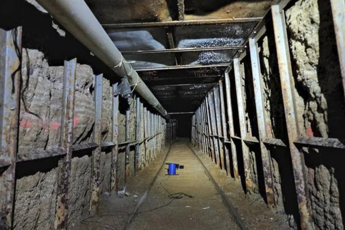 Narkotacirlər polisləri şoka saldı - Meksikadan ABŞ-a tunel çəkdilər - FOTO/VİDEO