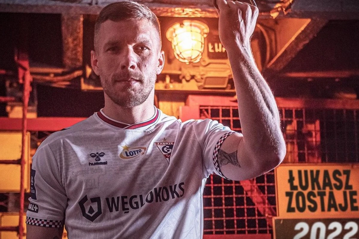 Podolski Polşa klubu ilə müqaviləsini uzatdı Podolski Polşa klubu ilə müqaviləsini uzatdı